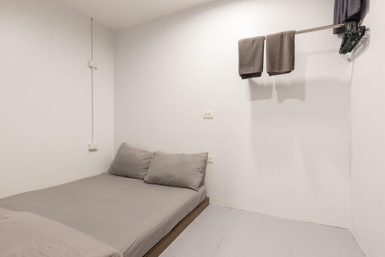Minimal House Patong (Adults Only) Vandrarhem Exteriör bild