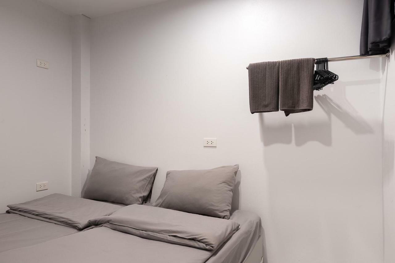 Minimal House Patong (Adults Only) Vandrarhem Exteriör bild