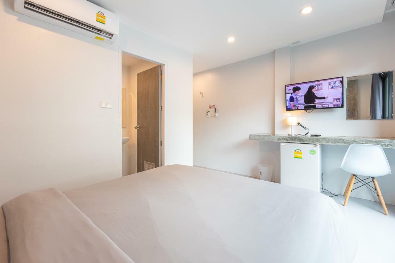 Minimal House Patong (Adults Only) Vandrarhem Exteriör bild